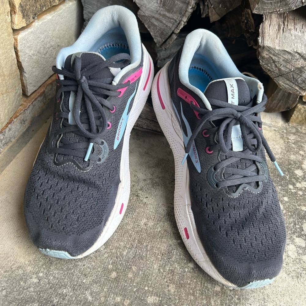Brooks Ghost Max Ebony Open Air Lilac women’s running sneakers Sz-12.  T